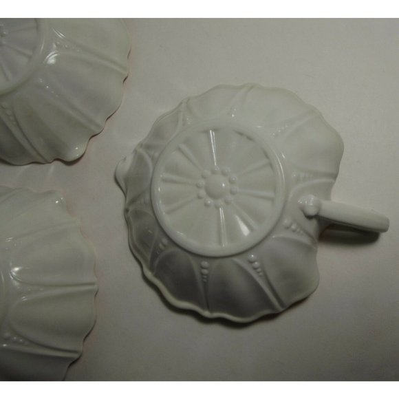 Vtg Lot of 3 Anchor Hocking White Peach Handled Candy Dish nappy leaf cup bowl - Picture 8 of 9